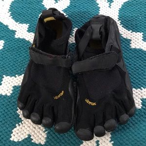 Size 7 Vibram Shoes